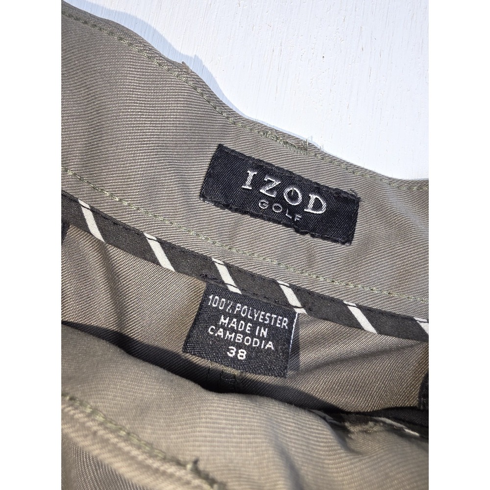 Izod Golf Men's‎ Khaki Shorts Pleated Size 38 Inseam 12"